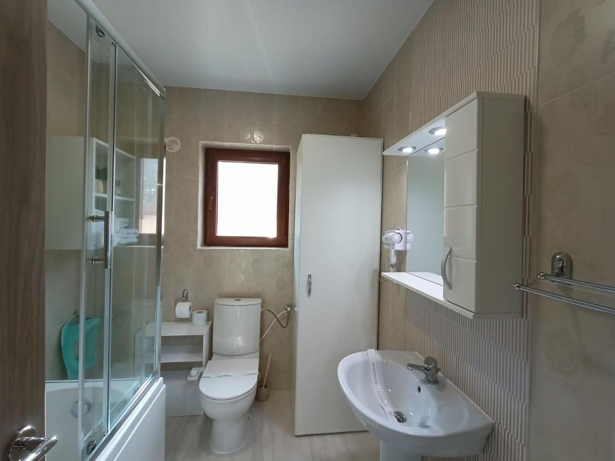 Apartament Eric, บุชเตนี ภายนอก รูปภาพ